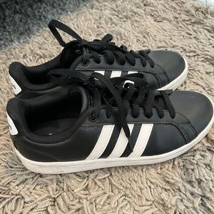 Black Adidas sneakers size 7.5